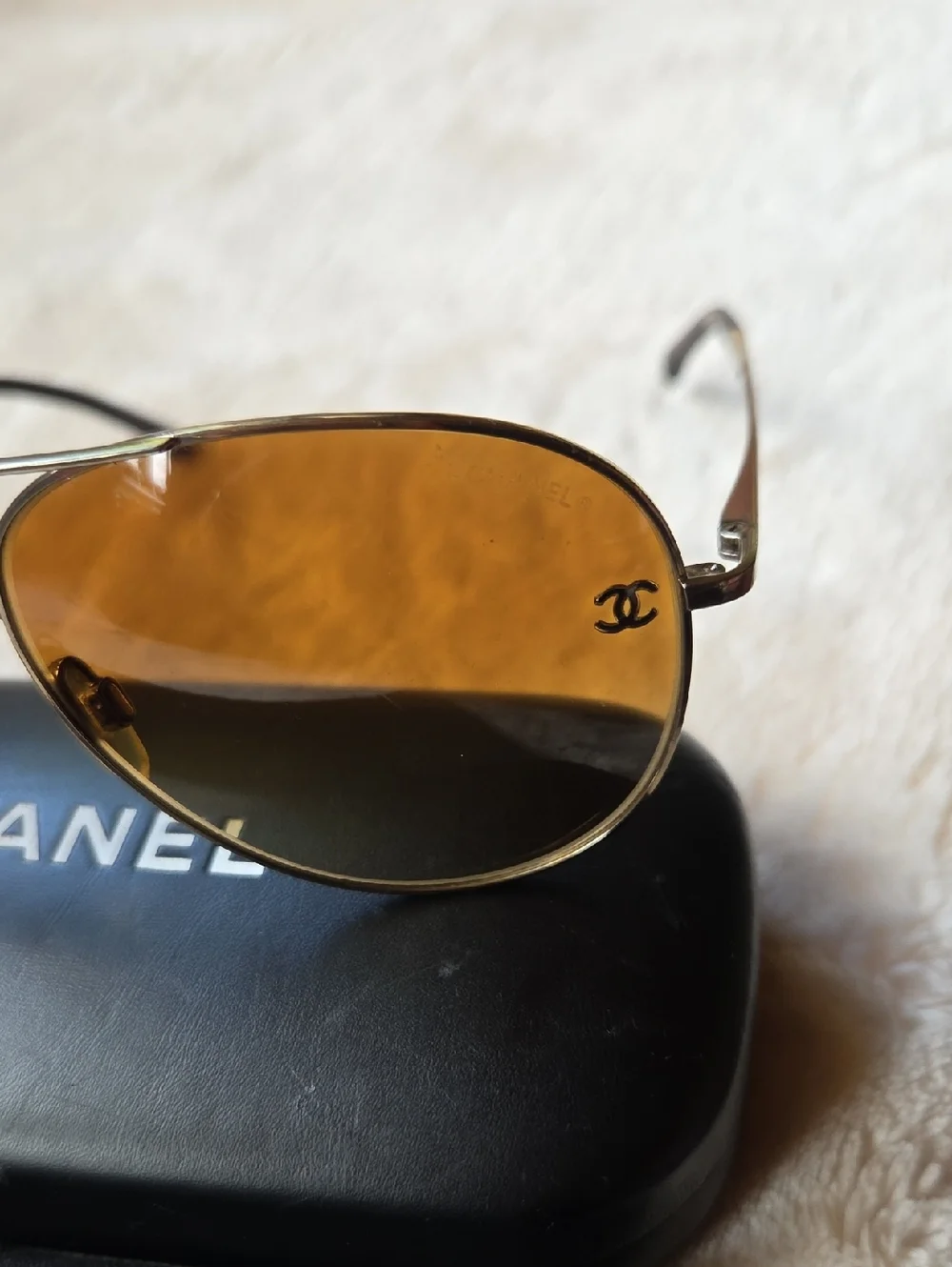 CHANEL Aviator Sunglasses - Gold Frame with Brown Gradient Lenses (Light Weight)